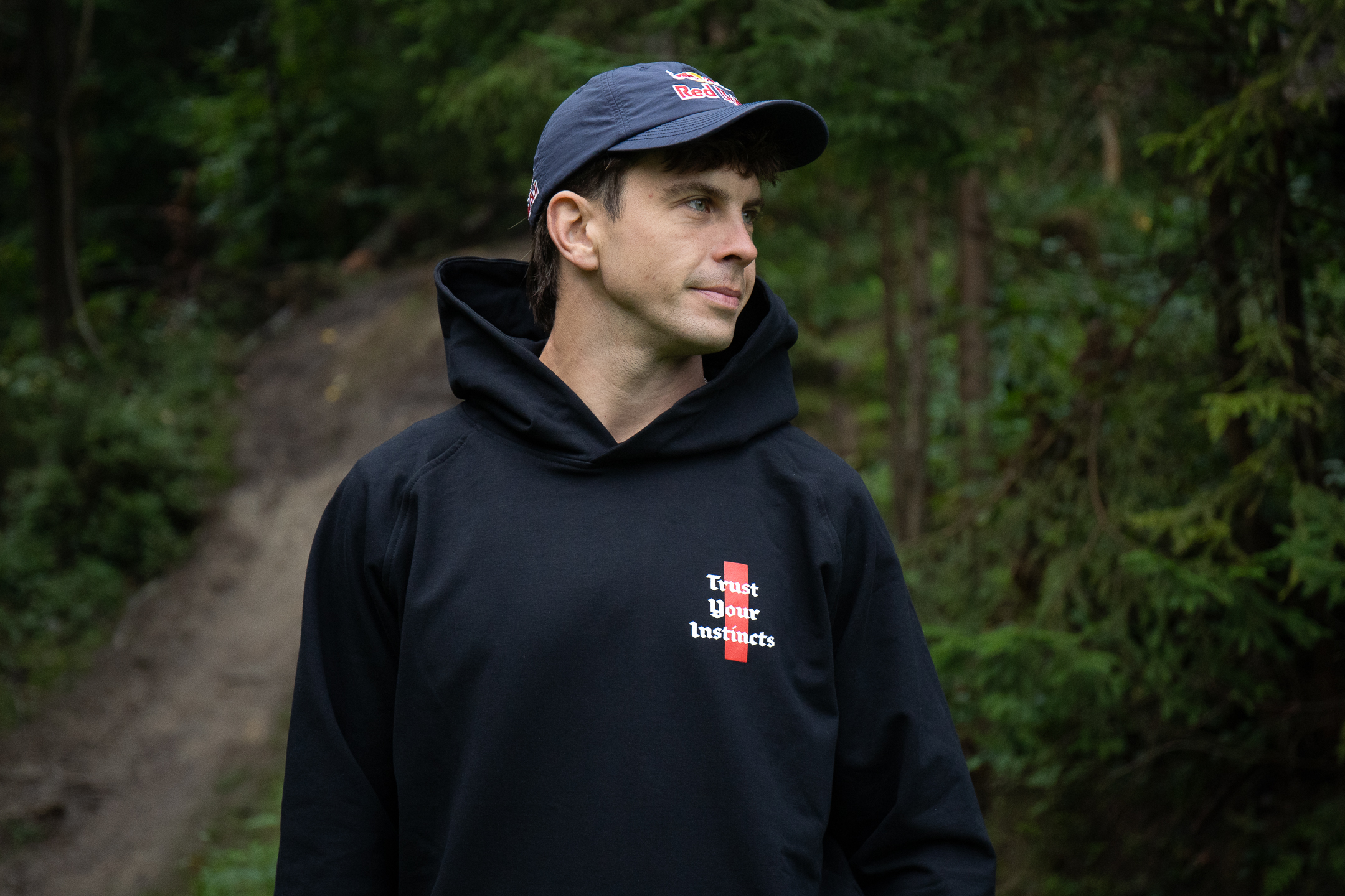 TRUST YOUR INSTINCTS — HOODIE - obrazek 5
